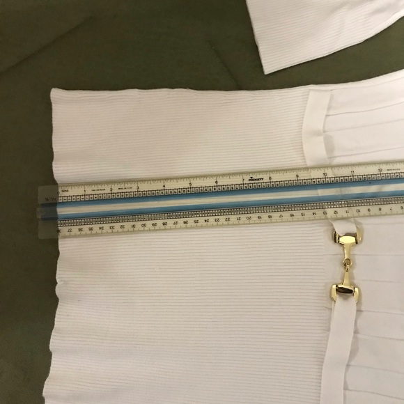 Carmen Marc Valvo Turtleneck - Picture 14 of 15